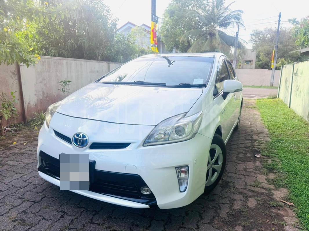 Toyota Prius 2012 - பயன்படுத்தப்பட்டது கார் sale in Sri Lanka - patpat.lk