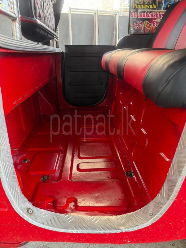 Bajaj Three Wheel 2011 - பயன்படுத்தப்பட்டது முச்சக்கர வண்டி sale in Sri Lanka - patpat.lk