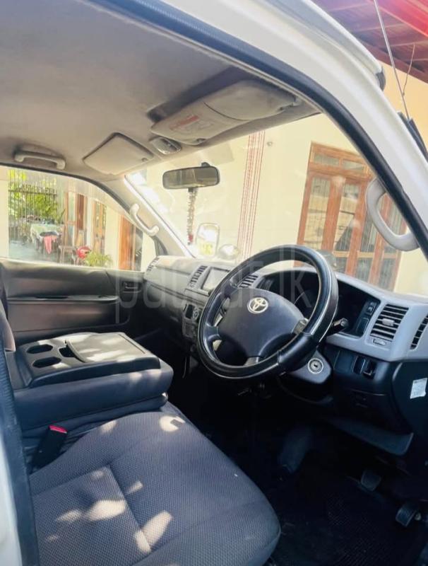 Toyota Hiace 2011 - Used Van sale in Sri Lanka - patpat.lk