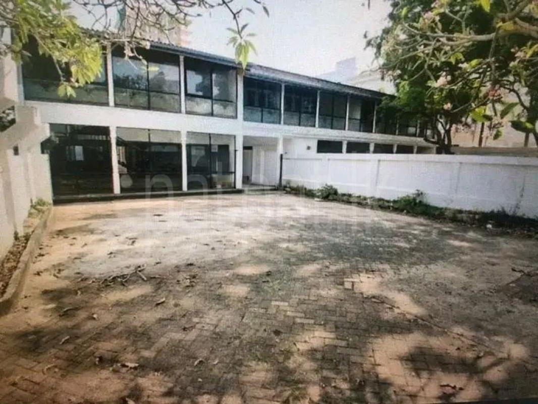 Building for Rent in Bambalapitiya (Colombo 04)