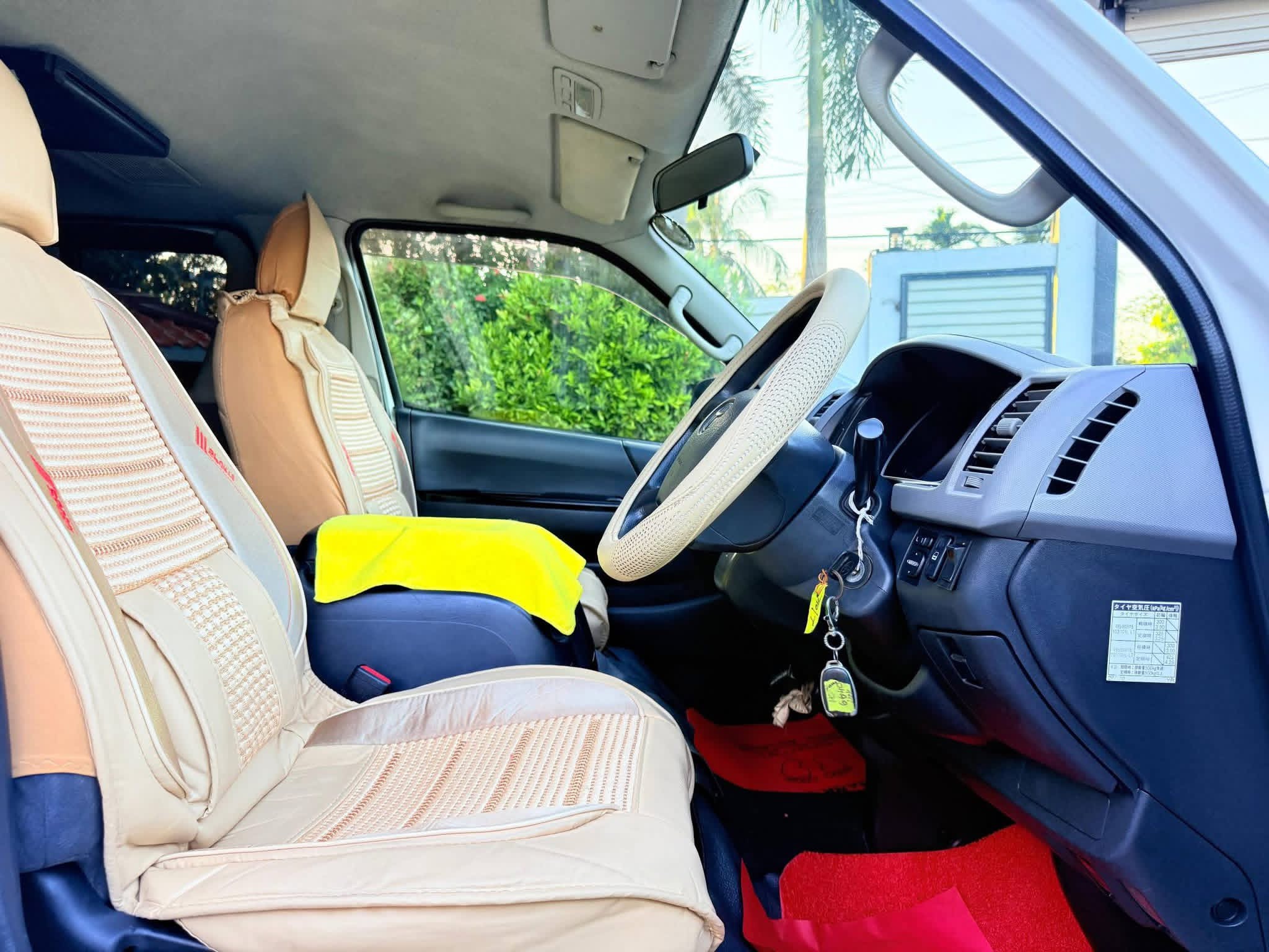 Toyota Hiace 2007 - பயன்படுத்தப்பட்டது வேன் sale in Sri Lanka - patpat.lk