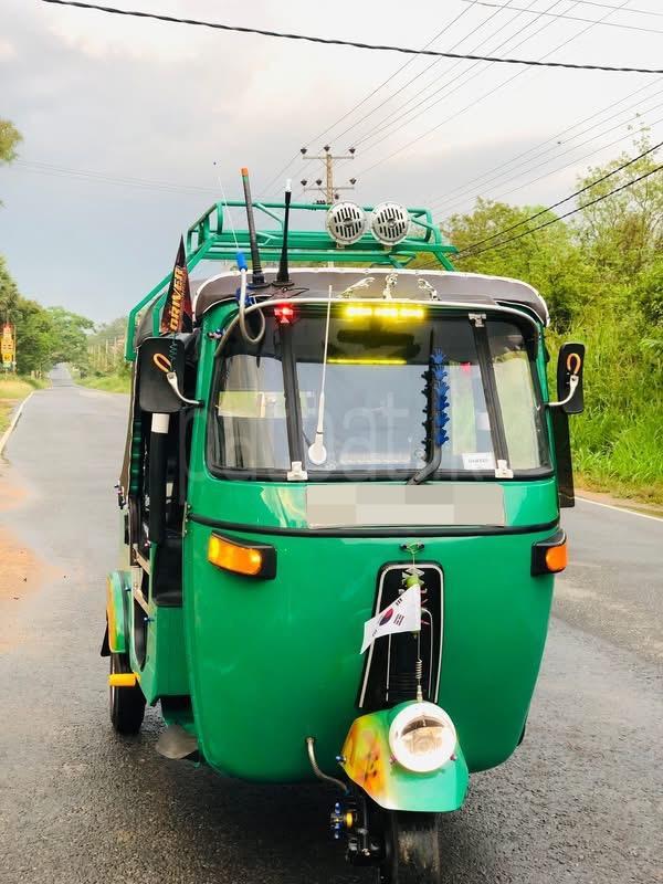 Bajaj Three Wheel 2006 - பயன்படுத்தப்பட்டது முச்சக்கர வண்டி sale in Sri Lanka - patpat.lk