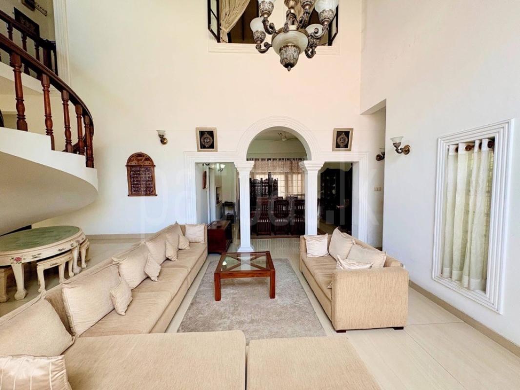 House for Sale in Bambalapitiya (Colombo 04)