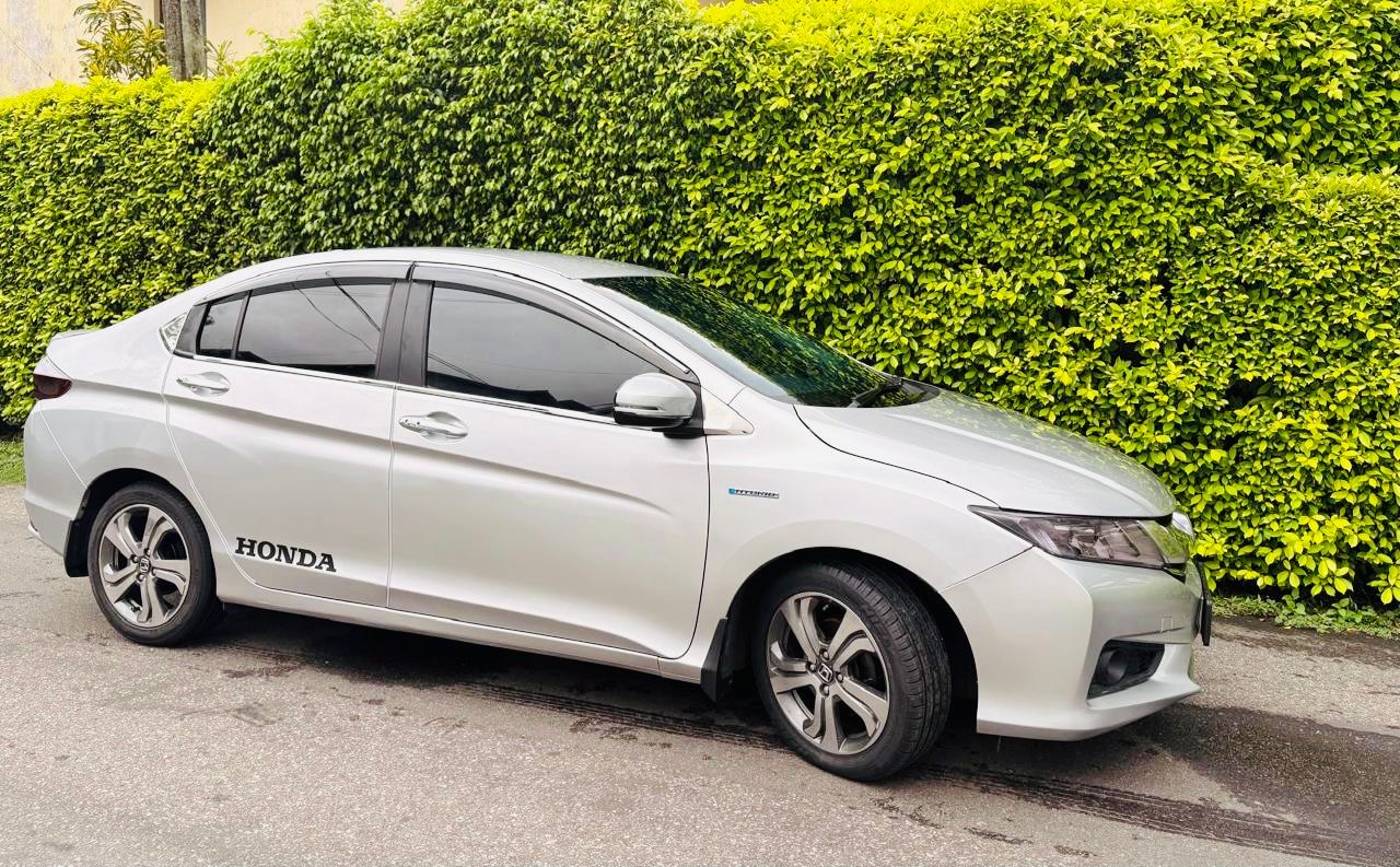 Honda Grace 2016 - பயன்படுத்தப்பட்டது கார் sale in Sri Lanka - patpat.lk