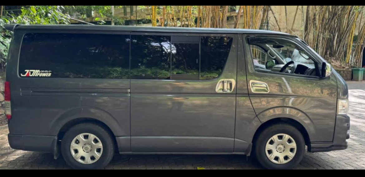 Toyota Hiace 2012 - பயன்படுத்தப்பட்டது வேன் sale in Sri Lanka - patpat.lk