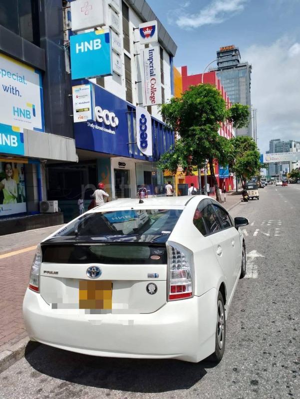 Toyota Prius 2012 - பயன்படுத்தப்பட்டது கார் sale in Sri Lanka - patpat.lk