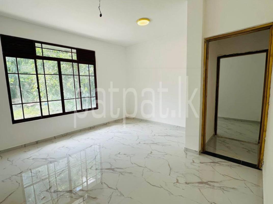 House for Sale in Athurugiriya