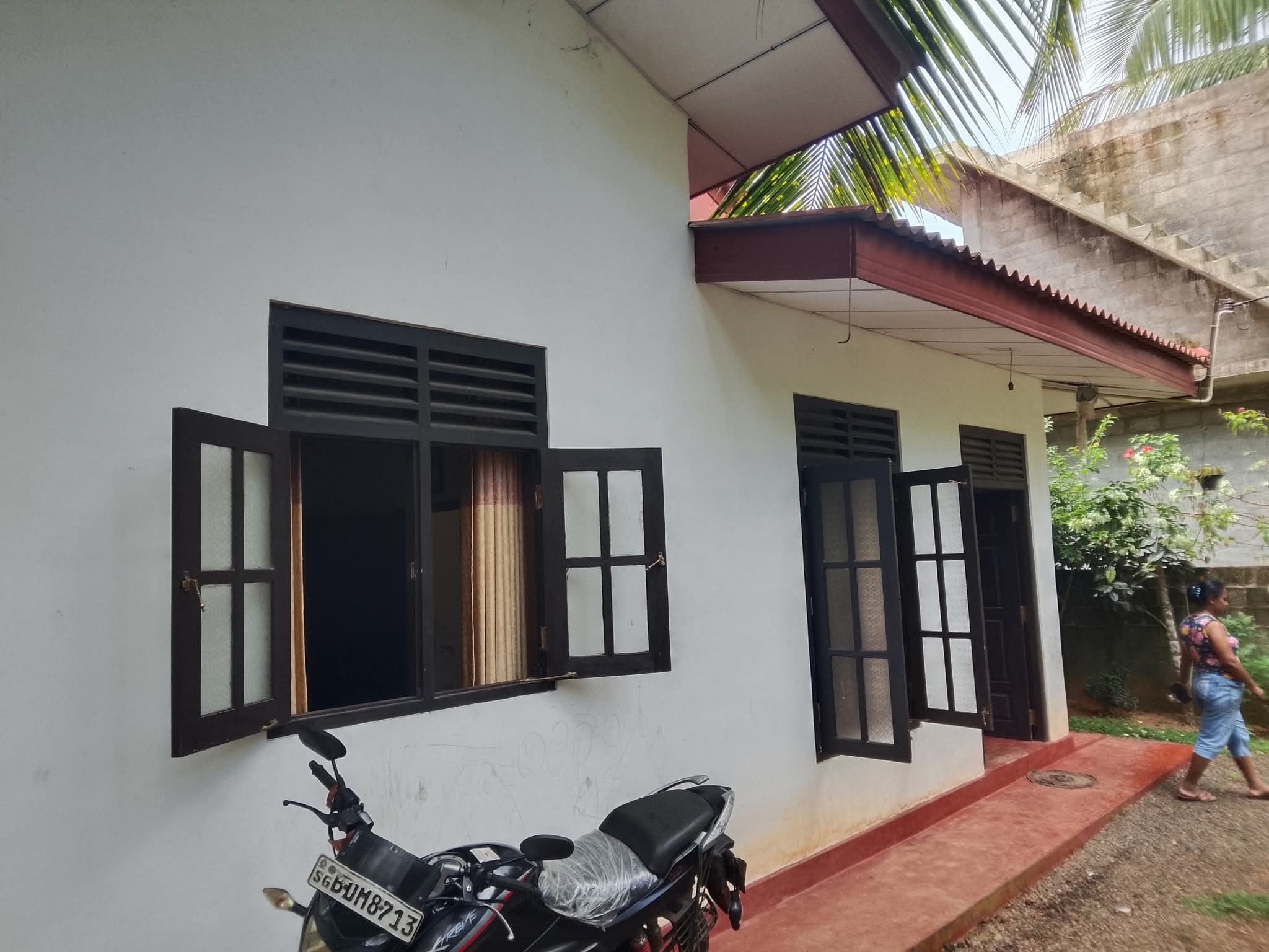 House for Sale in Weliveriya