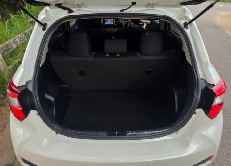 Toyota Vitz 2018 - சான்றளிக்கப்பட்டது கார் sale in Sri Lanka - patpat.lk