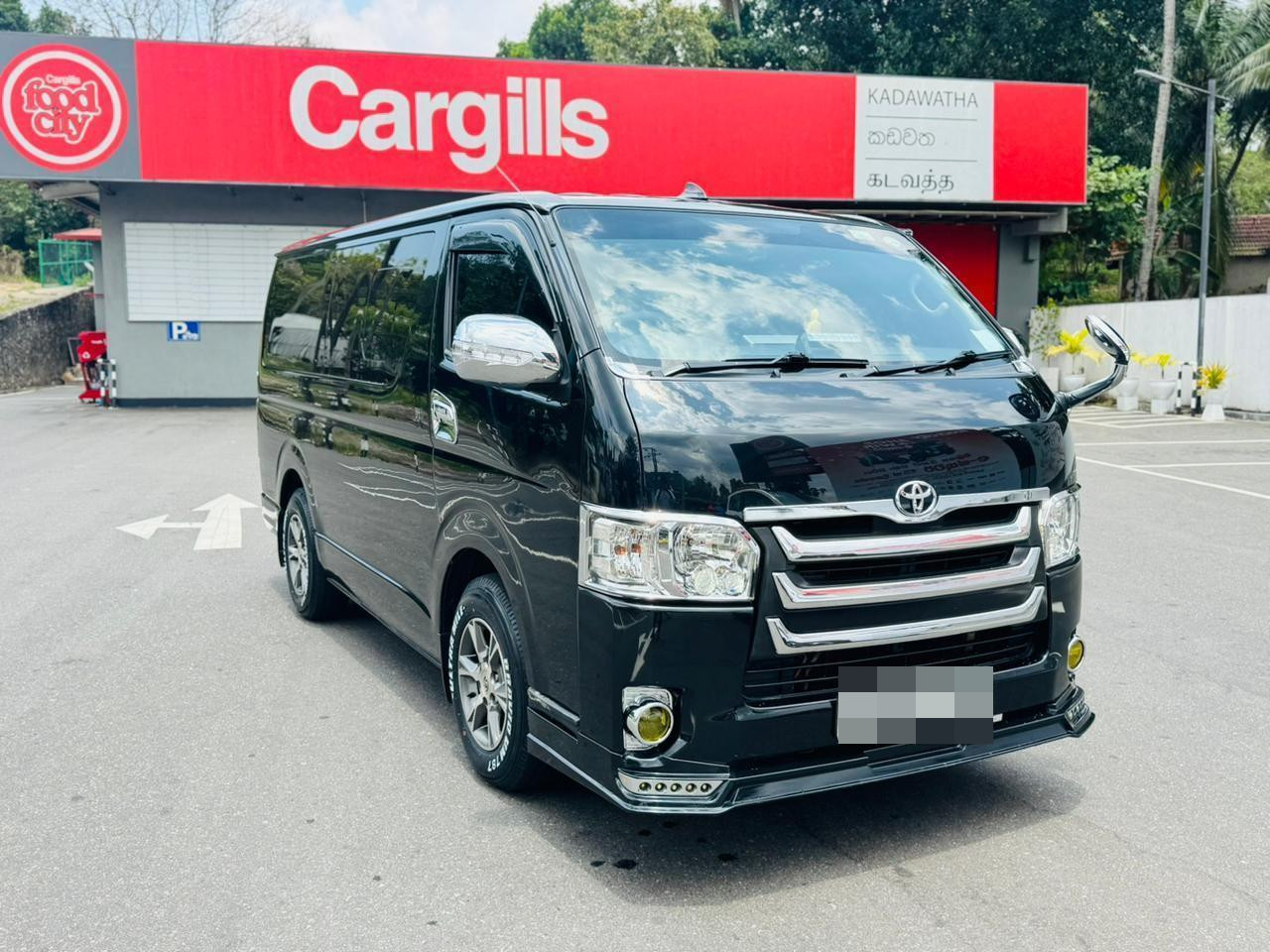 Toyota Hiace 2015 - Used Van sale in Sri Lanka - patpat.lk