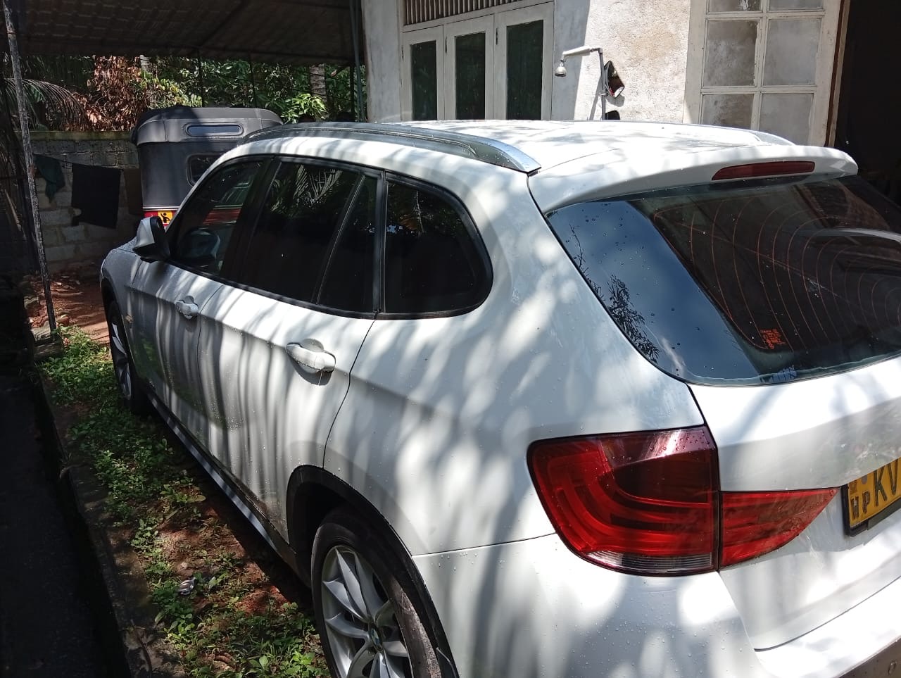BMW x1 2011 - பயன்படுத்தப்பட்டது SUV sale in Sri Lanka - patpat.lk