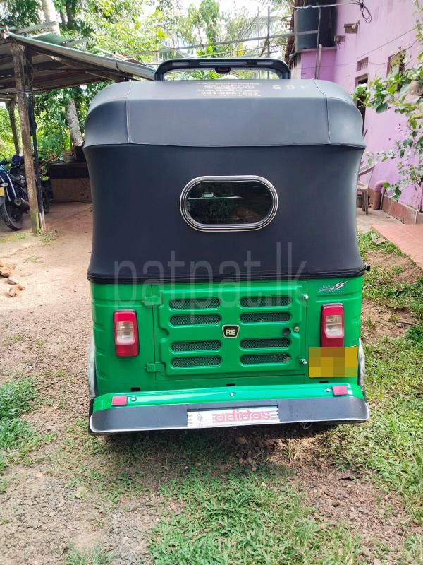 Bajaj 4 stroke 2017 - பயன்படுத்தப்பட்டது முச்சக்கர வண்டி sale in Sri Lanka - patpat.lk
