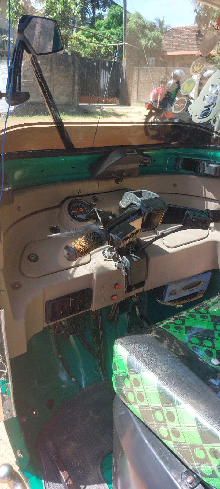 Bajaj Three Wheel 2014 - Used Three wheeler sale in Sri Lanka - patpat.lk