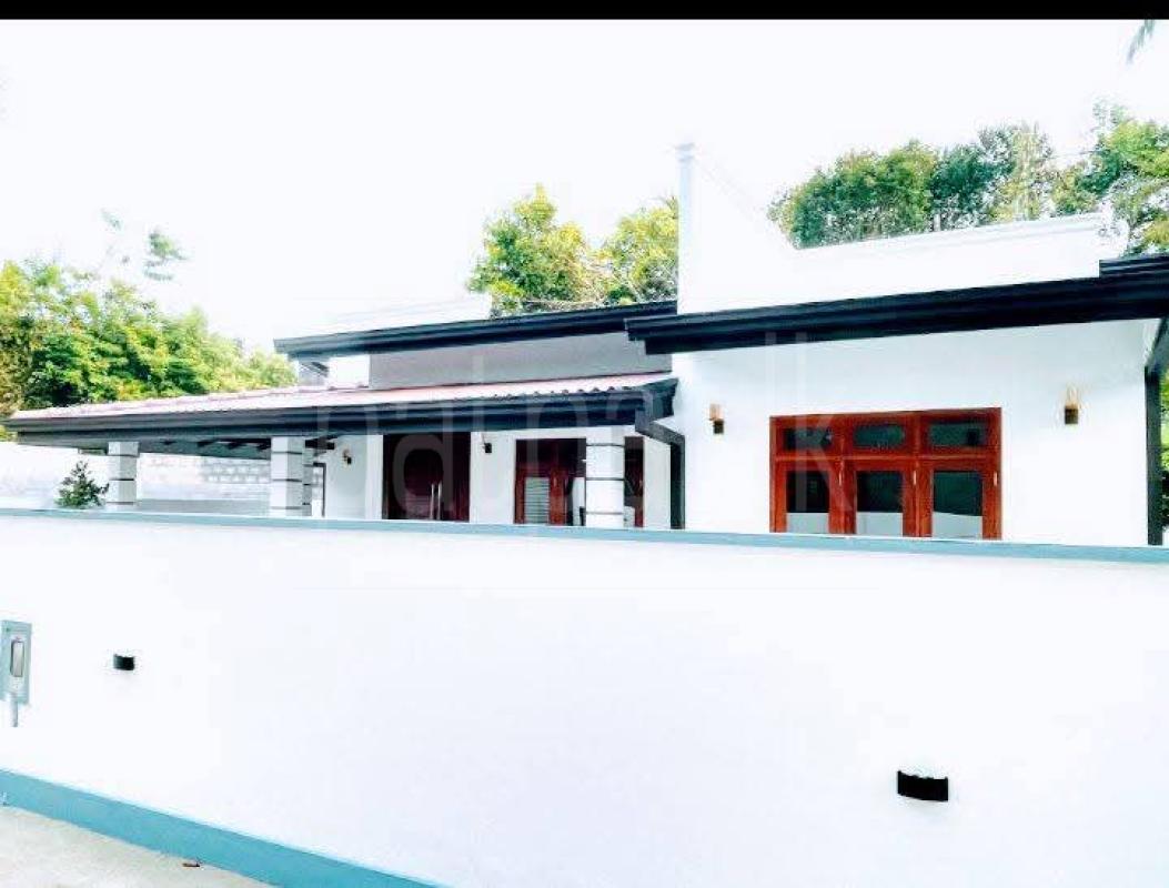 House for Sale in Athurugiriya