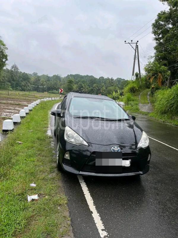 Toyota Aqua 2013 - பயன்படுத்தப்பட்டது கார் sale in Sri Lanka - patpat.lk