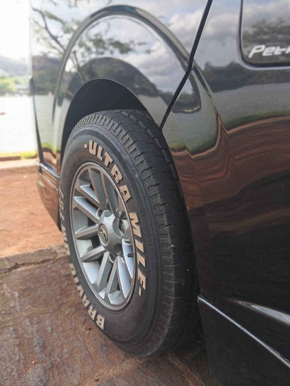 Toyota Hiace 2006 - பயன்படுத்தப்பட்டது வேன் sale in Sri Lanka - patpat.lk