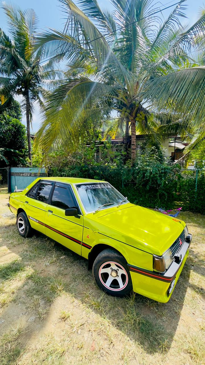 Mitsubishi 4DR5 1983 - பயன்படுத்தப்பட்டது கார் sale in Sri Lanka - patpat.lk