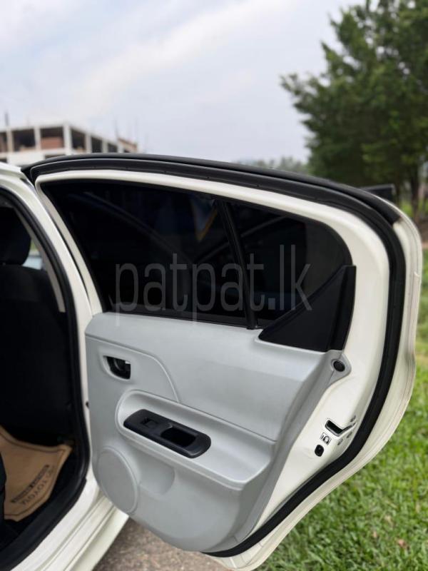 Toyota Aqua 2012 - பயன்படுத்தப்பட்டது கார் sale in Sri Lanka - patpat.lk