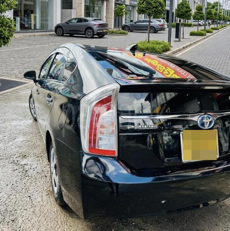 Toyota Prius 2013 - பயன்படுத்தப்பட்டது கார் sale in Sri Lanka - patpat.lk
