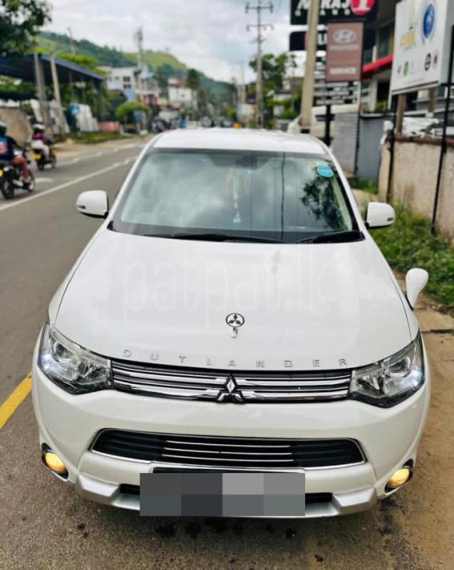 Mitsubishi Outlander 2015 - Used SUV sale in Sri Lanka - patpat.lk