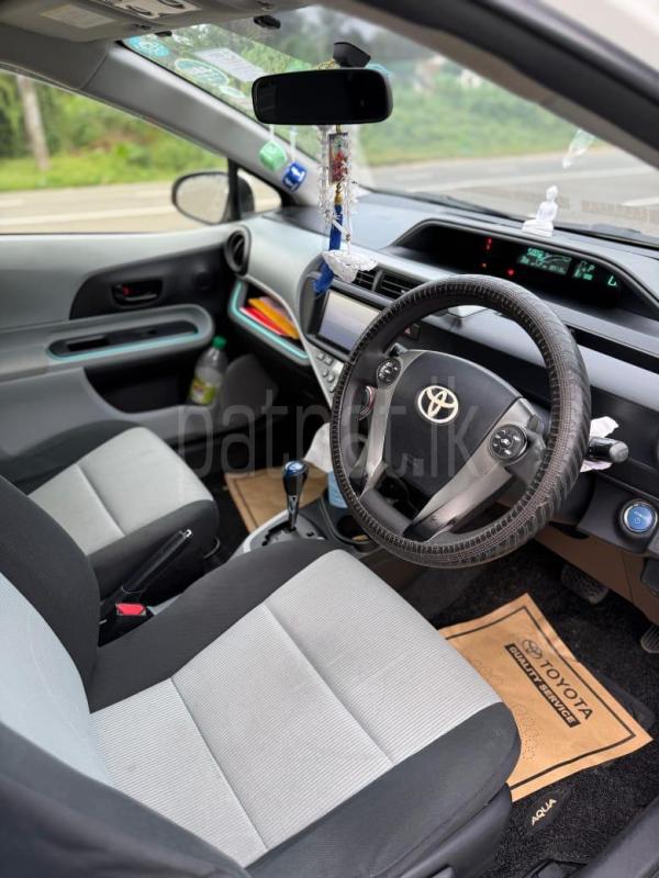Toyota Aqua 2012 - பயன்படுத்தப்பட்டது கார் sale in Sri Lanka - patpat.lk