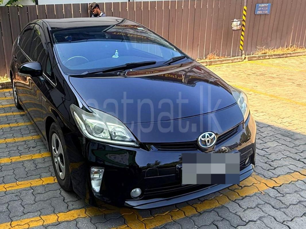 Toyota Prius 2013 - பயன்படுத்தப்பட்டது கார் sale in Sri Lanka - patpat.lk