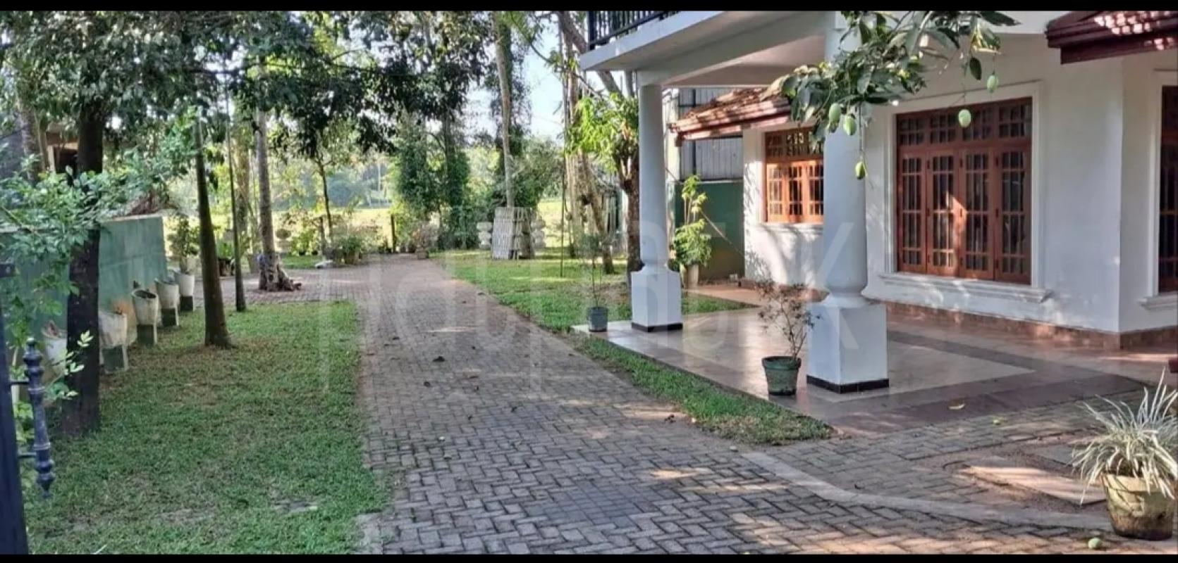 House for Sale in Gampaha ads-image-1