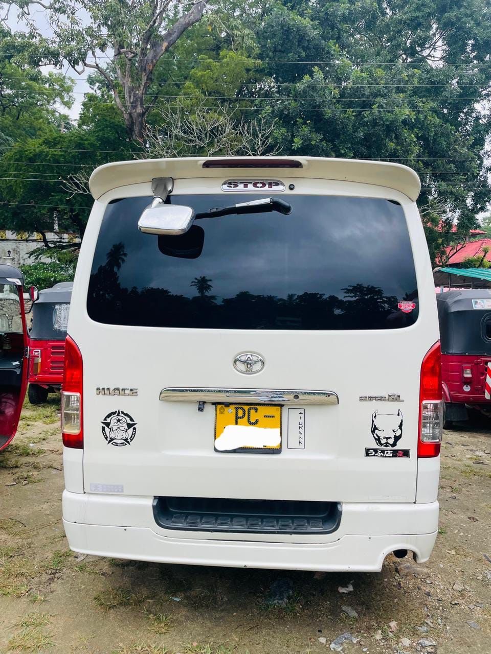 Toyota Hiace 2007 - භාවිතා කරන ලද වෑන් රථය sale in Sri Lanka - patpat.lk