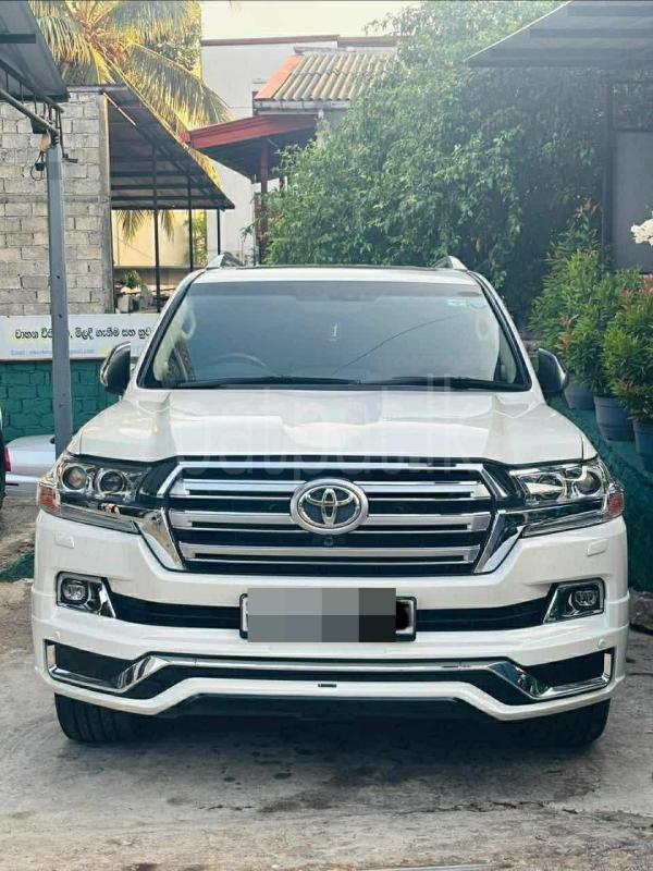 Toyota Land Cruiser 2015 - பயன்படுத்தப்பட்டது SUV sale in Sri Lanka - patpat.lk