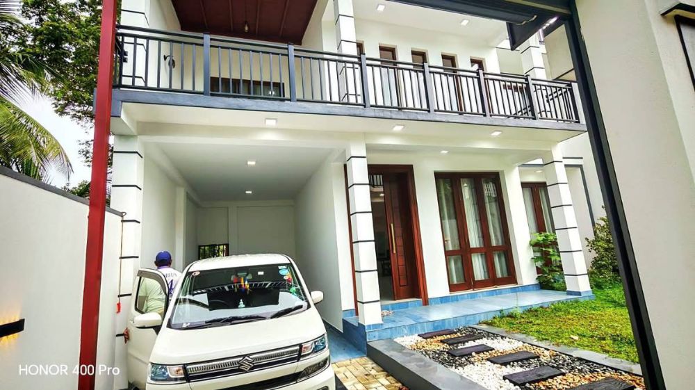 House for Sale in Athurugiriya