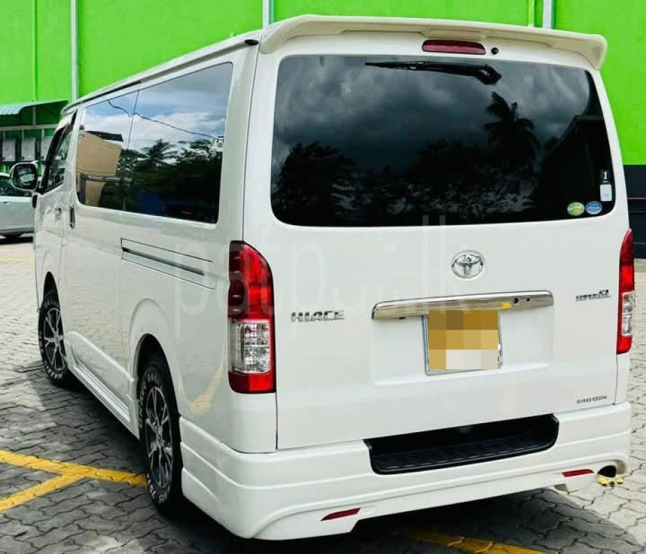 Toyota Hiace 2017 - பயன்படுத்தப்பட்டது வேன் sale in Sri Lanka - patpat.lk