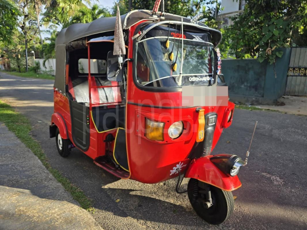 Bajaj Three Wheel 2011 - பயன்படுத்தப்பட்டது முச்சக்கர வண்டி sale in Sri Lanka - patpat.lk