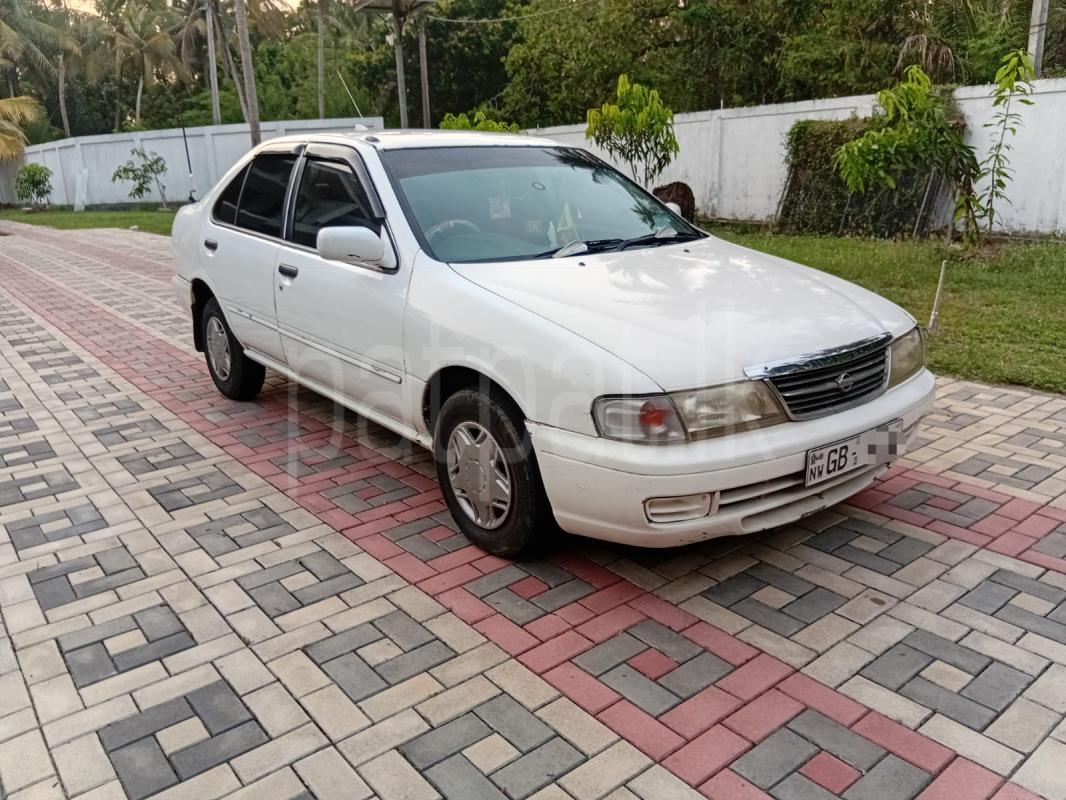 Nissan Sunny 1990 - பயன்படுத்தப்பட்டது கார் sale in Sri Lanka - patpat.lk