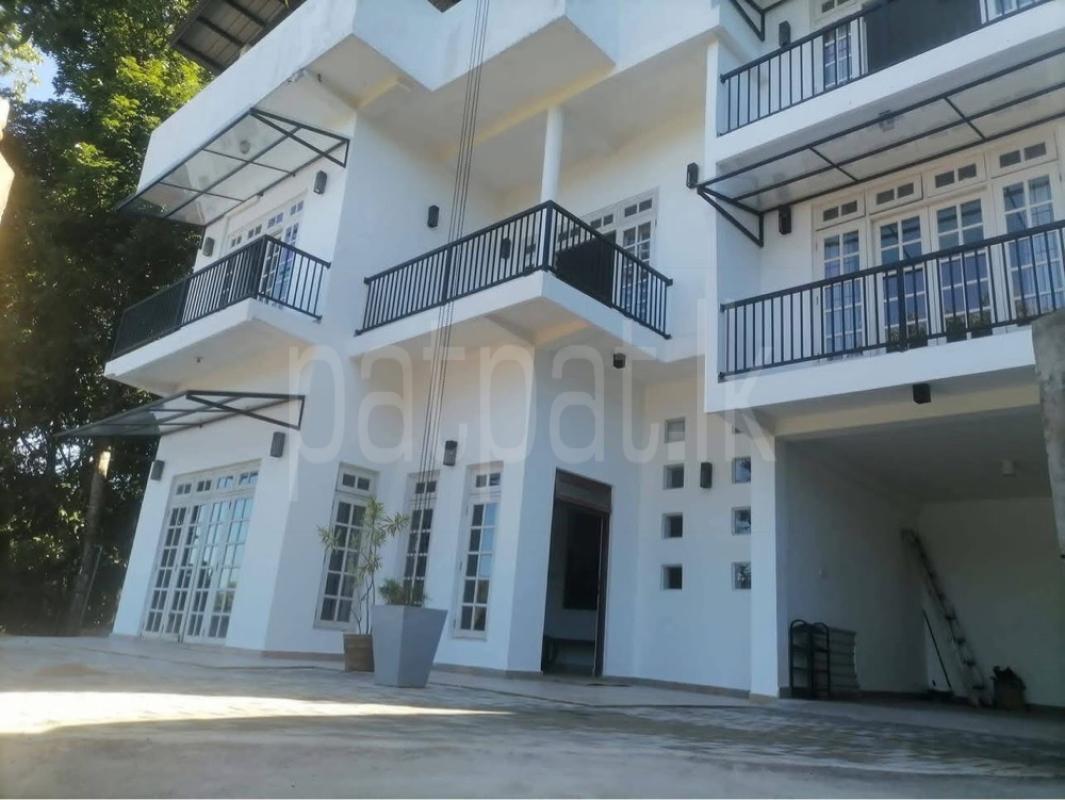 House for Sale in Peradeniya ads-image-1