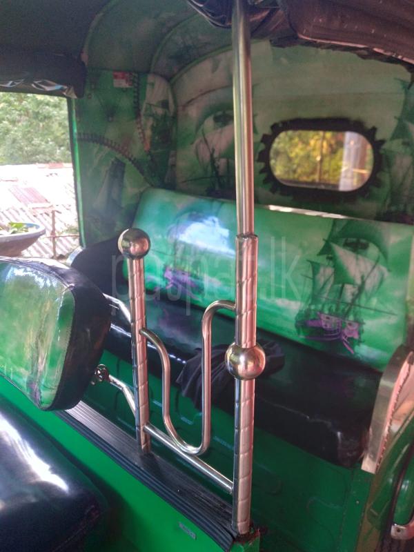 Bajaj Three Wheel 2015 - பயன்படுத்தப்பட்டது முச்சக்கர வண்டி sale in Sri Lanka - patpat.lk