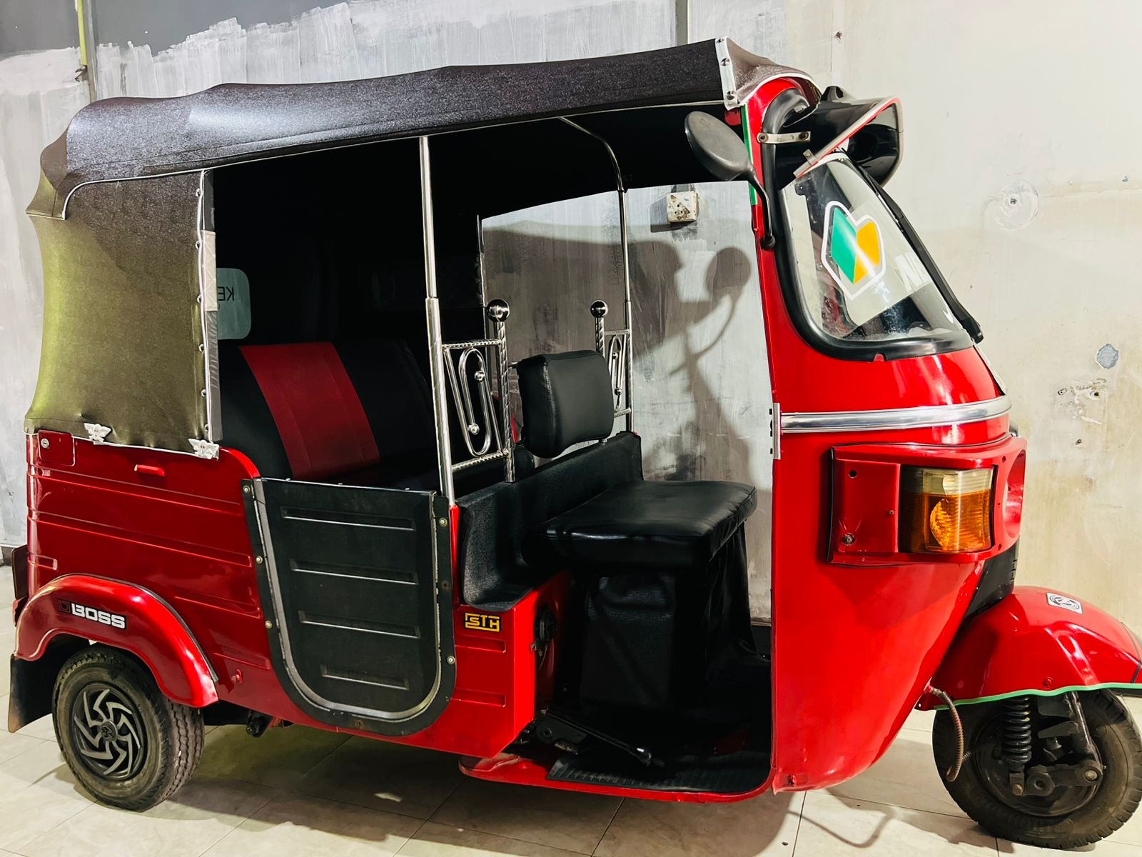 Bajaj 4 stroke 2013 - பயன்படுத்தப்பட்டது முச்சக்கர வண்டி sale in Sri Lanka - patpat.lk