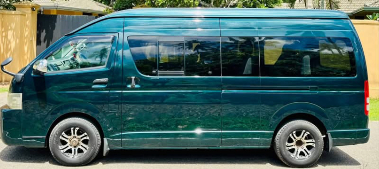 Toyota Hiace 2011 - பயன்படுத்தப்பட்டது வேன் sale in Sri Lanka - patpat.lk