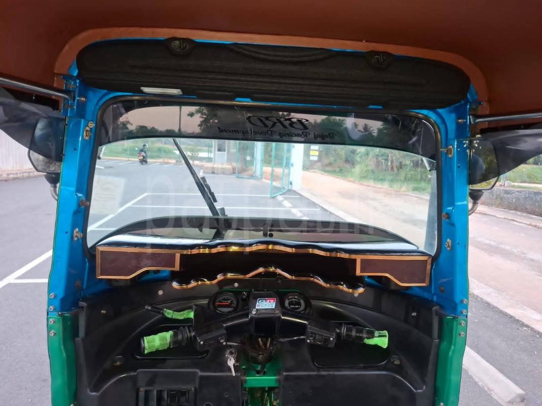 Bajaj Three Wheel 2015 - Used Three wheeler sale in Sri Lanka - patpat.lk