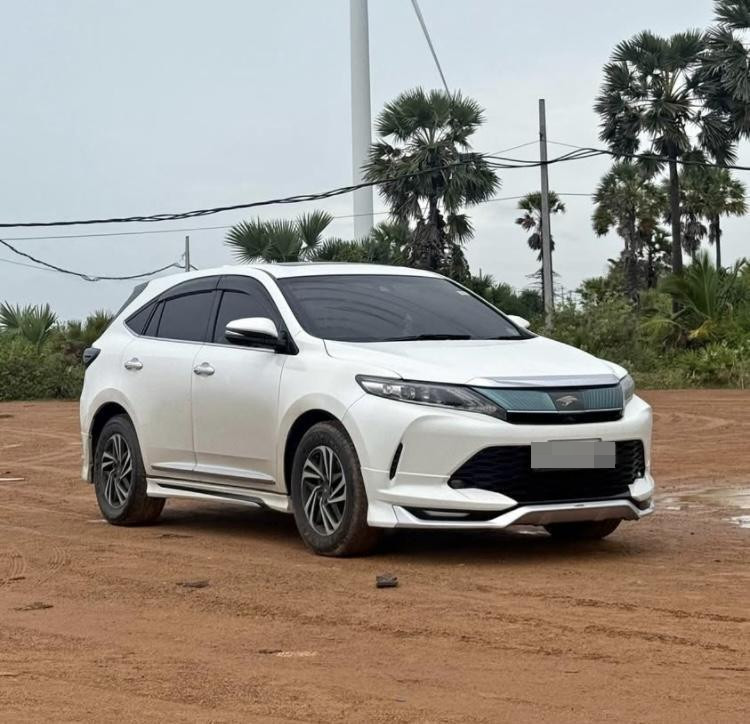 Toyota Harrier 2017 - Used SUV sale in Sri Lanka - patpat.lk