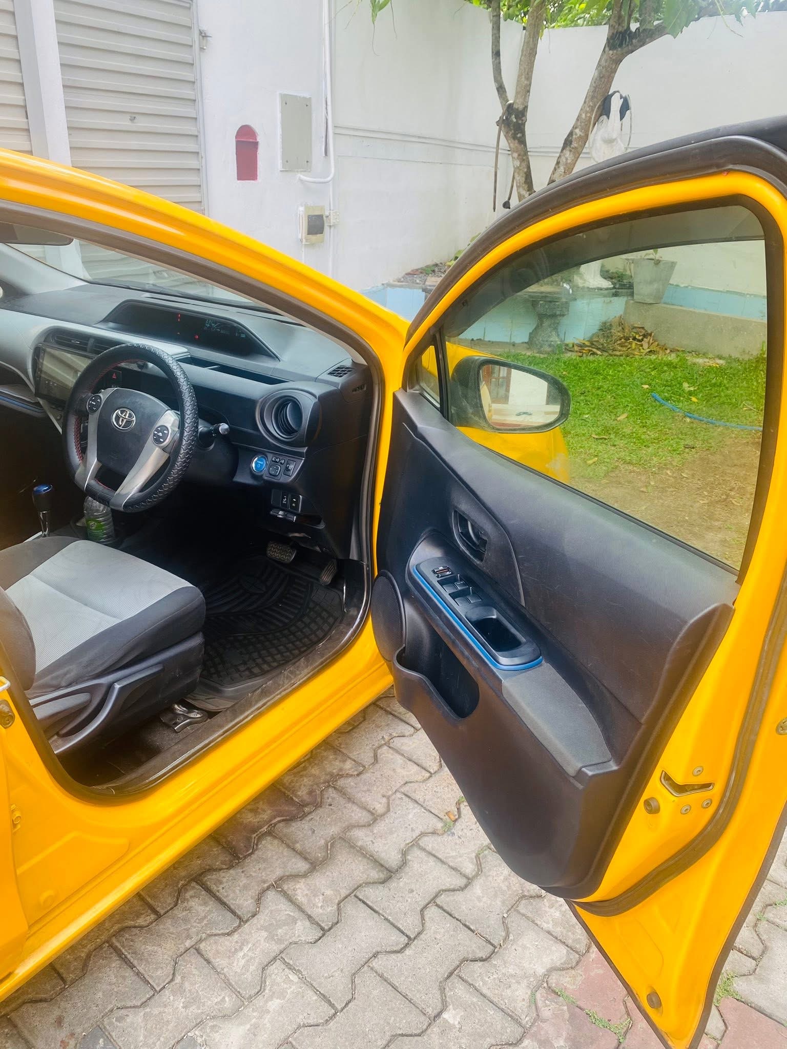 Toyota Aqua 2014 - பயன்படுத்தப்பட்டது கார் sale in Sri Lanka - patpat.lk