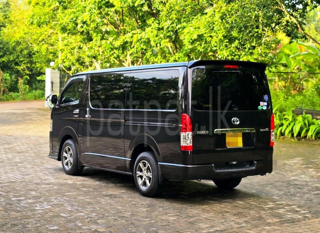 Toyota Hiace 2015 - භාවිතා කරන ලද වෑන් රථය sale in Sri Lanka - patpat.lk