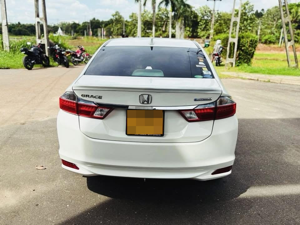 Honda Grace 2014 - பயன்படுத்தப்பட்டது கார் sale in Sri Lanka - patpat.lk