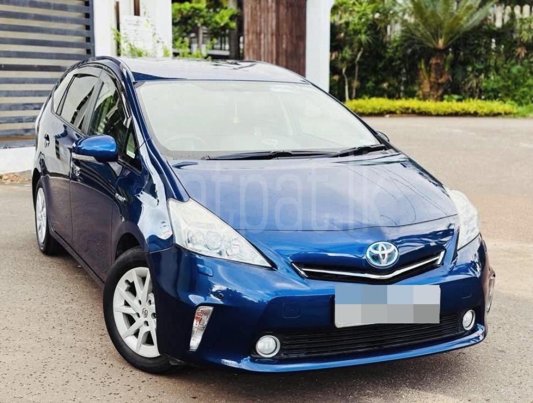 Toyota Prius Alpha 2013 - பயன்படுத்தப்பட்டது கார் sale in Sri Lanka - patpat.lk