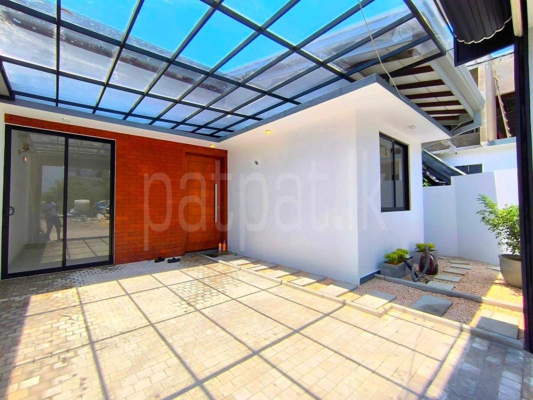 House for Sale in Athurugiriya