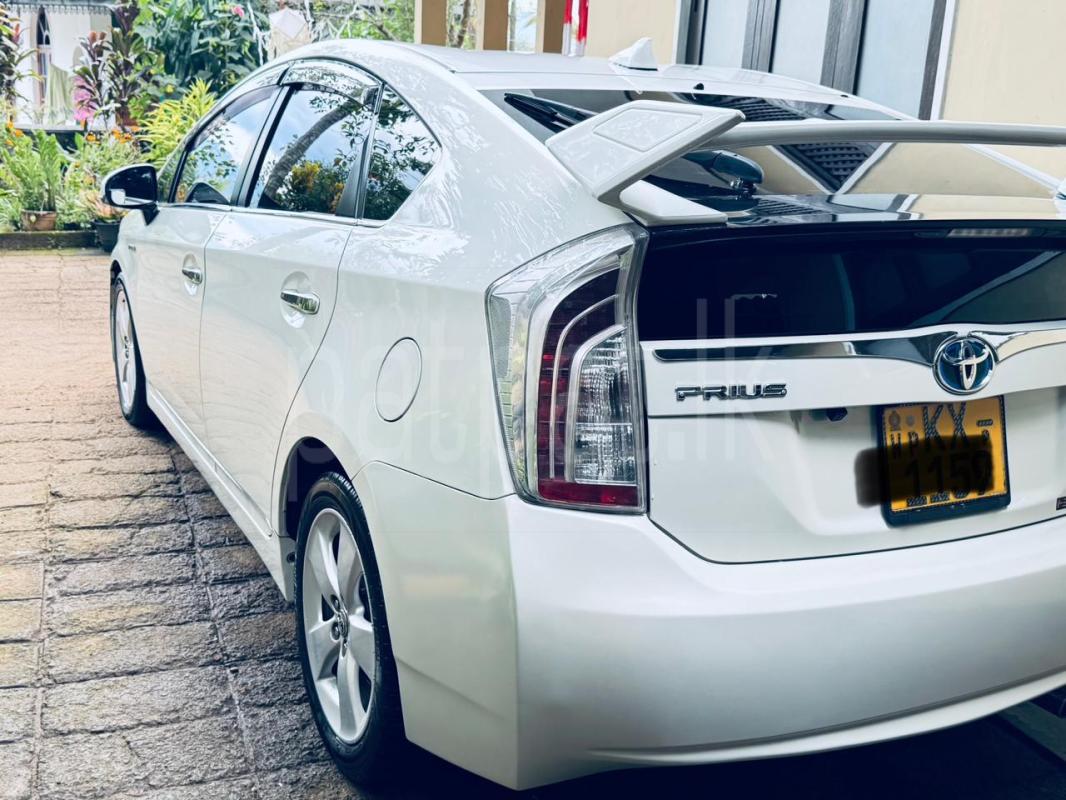Toyota Prius 2012 - பயன்படுத்தப்பட்டது கார் sale in Sri Lanka - patpat.lk