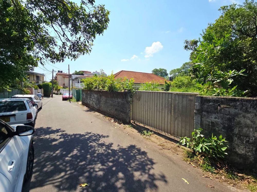 Commercial Land for Sale in Nawala