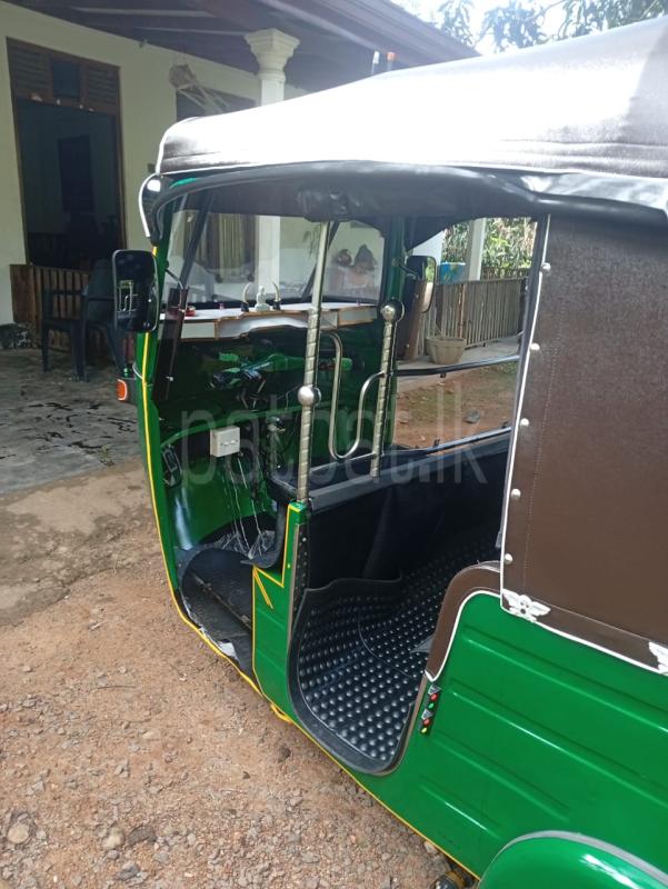 Bajaj Three Wheel 2006 - பயன்படுத்தப்பட்டது முச்சக்கர வண்டி sale in Sri Lanka - patpat.lk