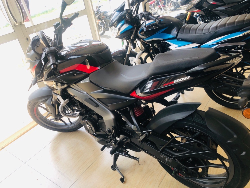 Bajaj Pulsar 2025 - சான்றளிக்கப்பட்டது பைக் sale in Sri Lanka - patpat.lk