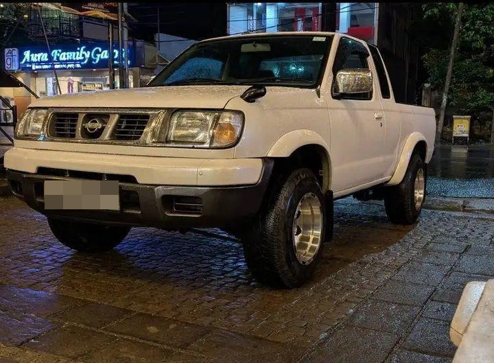 Nissan D22 2002 - மறுசீரமைக்கப்பட்டது சரக்கு போக்குவரத்து sale in Sri Lanka - patpat.lk