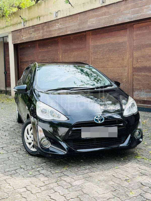 Toyota Aqua 2015 - பயன்படுத்தப்பட்டது கார் sale in Sri Lanka - patpat.lk